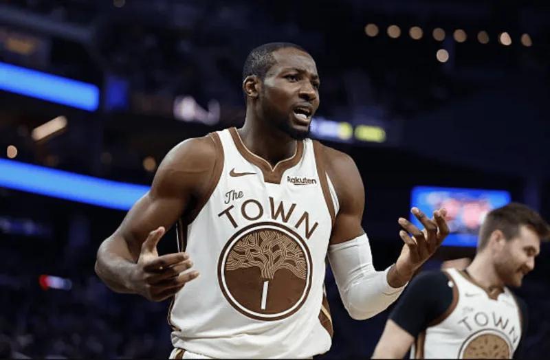 中超直播-勇士127-145猛龙2喜2忧！2弃将齐爆，库里抡不动，格林纯战犯！